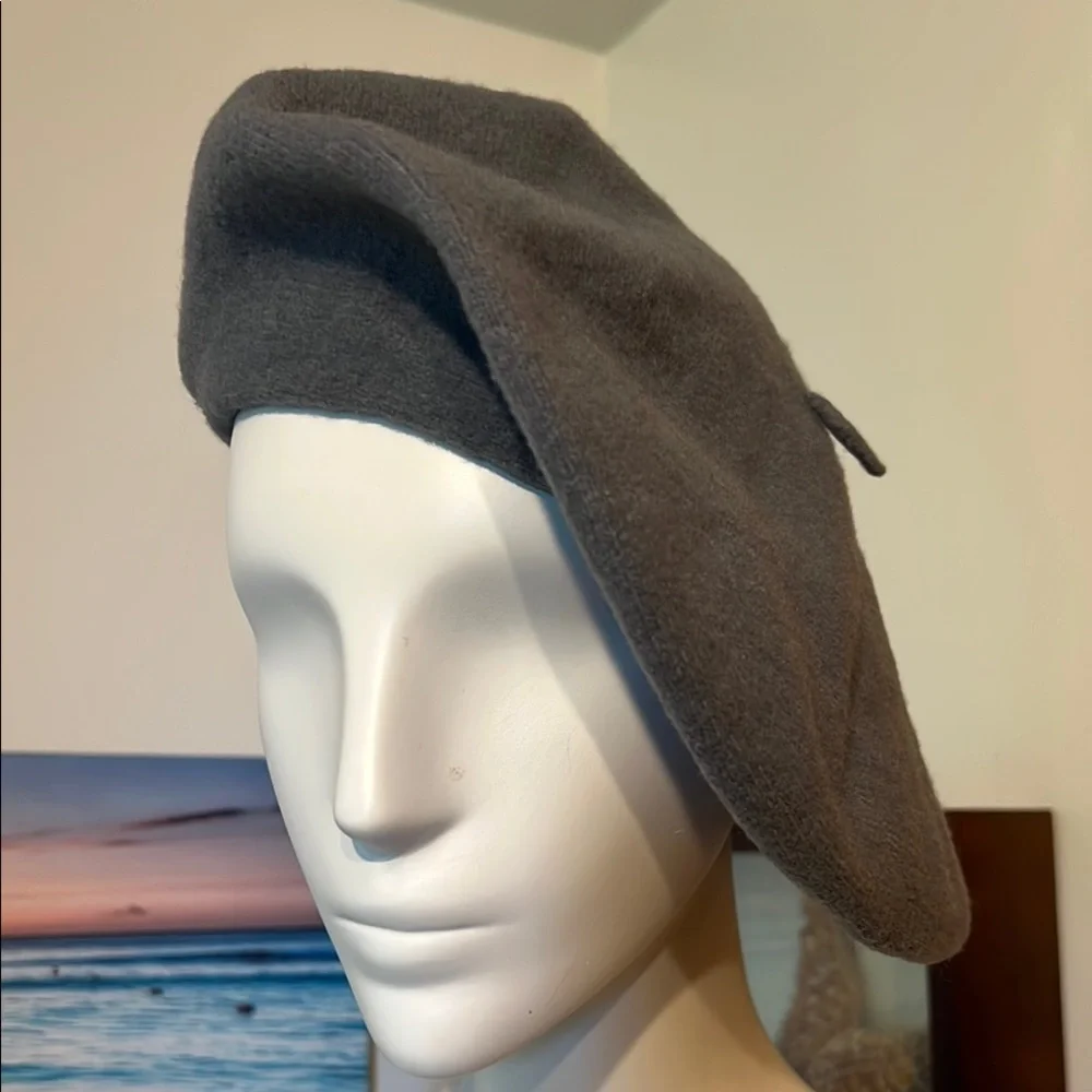Botsbere wool Charcoal Gray  Beret Hat made in botswana